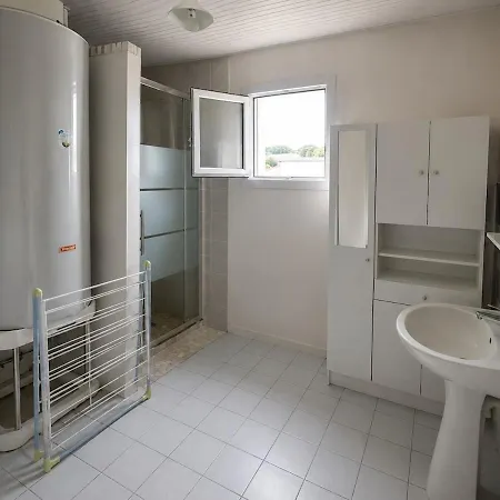 Dom wakacyjny Maison Familiale A 500m De La Avec Jardin *